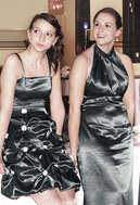 Celij Kleiderserie zur Silberhochzeit. Gerafftes Minikleid und Etuikleid.
